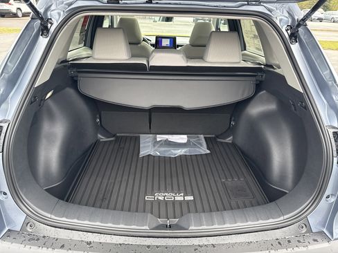 New 2026 Toyota Corolla Cross LE w/ Moonroof Package FWD image 29