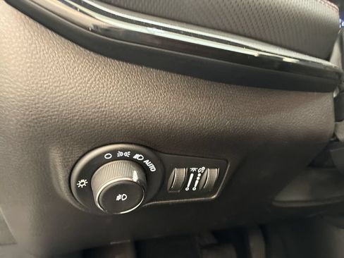 Used 2025 Jeep Compass Trailhawk AWD/4WD image 27