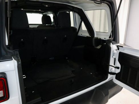 Used 2024 Jeep Wrangler Unlimited Sport AWD/4WD image 12