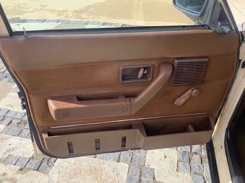 Used 1987 Volvo 240 DL image 27