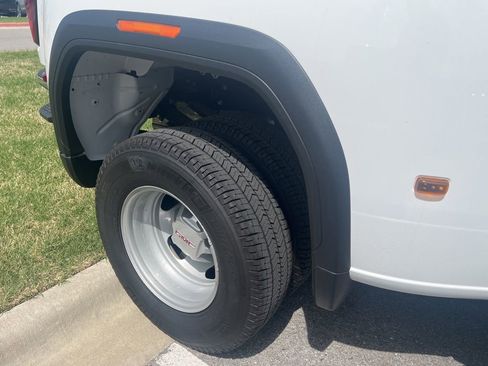 Used 2025 GMC Sierra 3500 Pro w/ 1SA Pro Safety Plus Package image 39