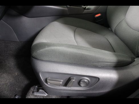 Used 2024 Toyota RAV4 XLE w/ Convenience Package FWD image 18