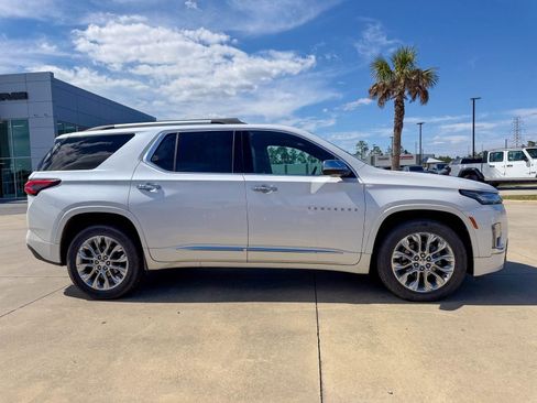 Used 2022 Chevrolet Traverse Premier image 8