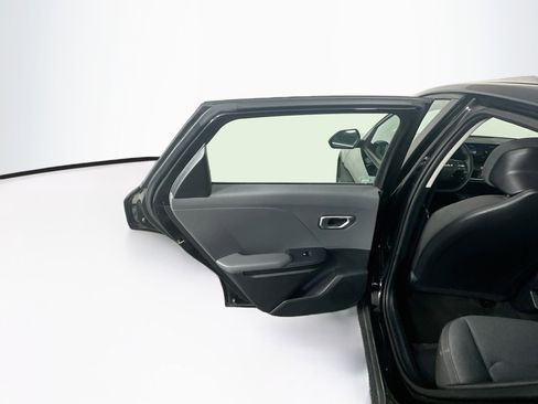 Used 2025 Kia K4 FWD image 25