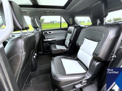 Used 2023 Ford Explorer XLT w/ Equipment Group 202A AWD/4WD image 22