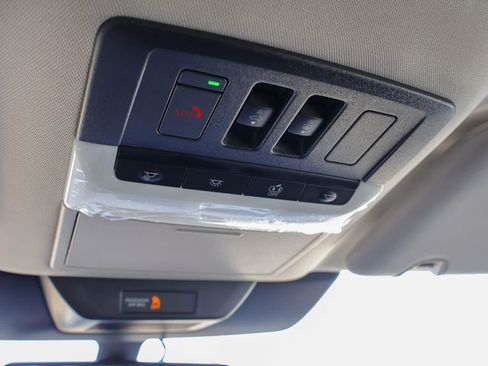 New 2026 Nissan Pathfinder Platinum image 18