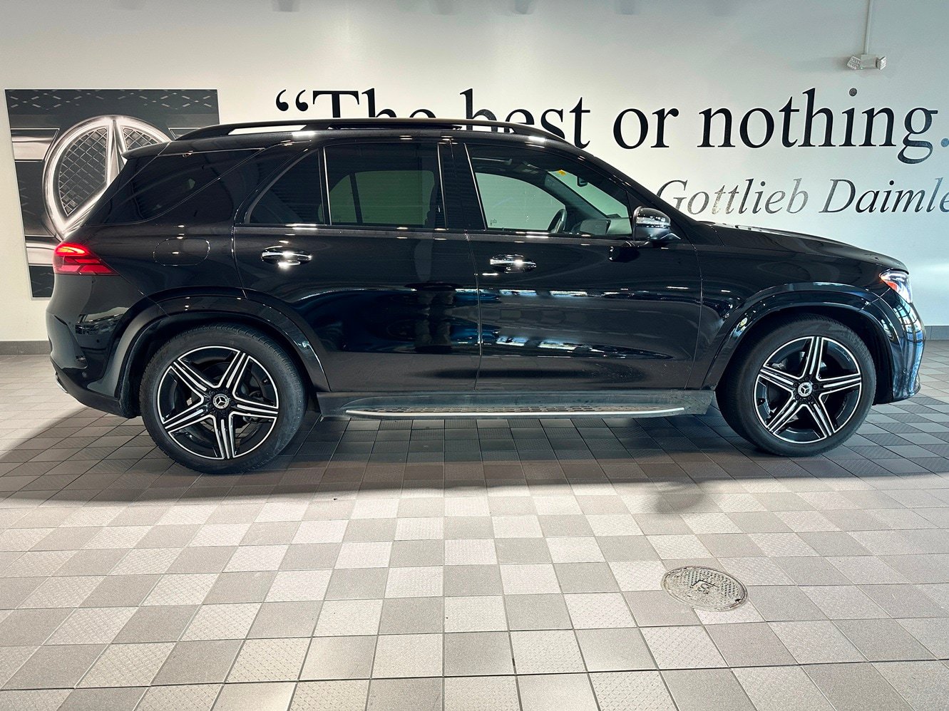 Used 2024 Mercedes-Benz GLE 450 4MATIC image 3