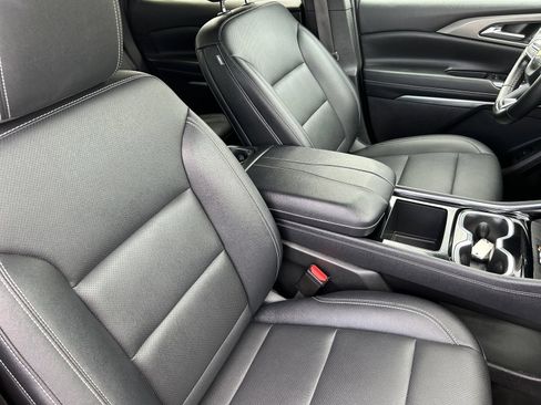 Used 2025 Chevrolet Traverse LT AWD/4WD image 12