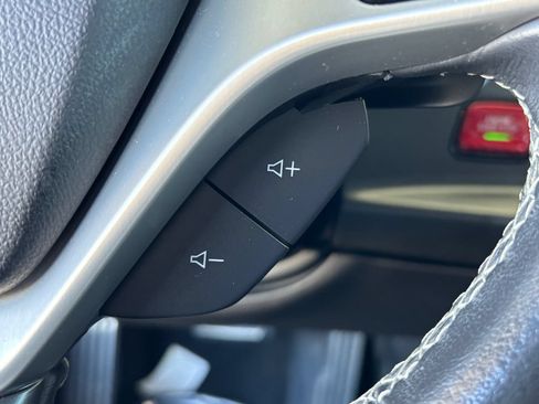 Used 2019 Chevrolet Corvette Stingray Coupe w/ Carbon Flash Badge Package RWD image 17