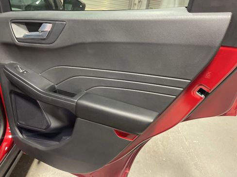 Used 2022 Ford Escape SEL image 12