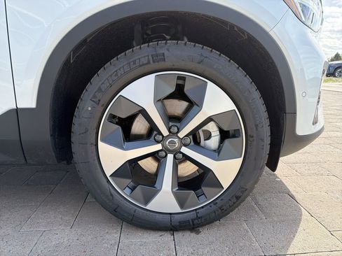 New 2026 Volvo XC40 B5 Plus w/ Protection Package Premier AWD/4WD image 8