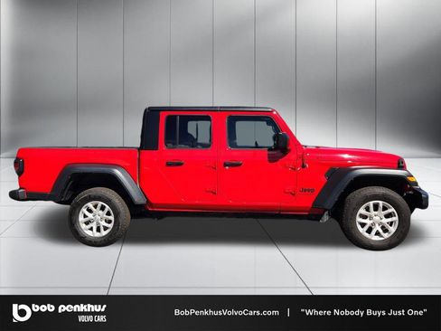 Used 2023 Jeep Gladiator Sport image 24