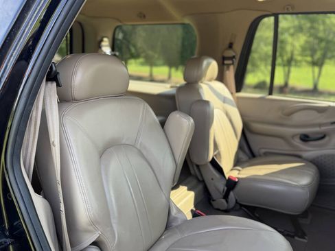 Used 2001 Ford Expedition Eddie Bauer RWD image 28