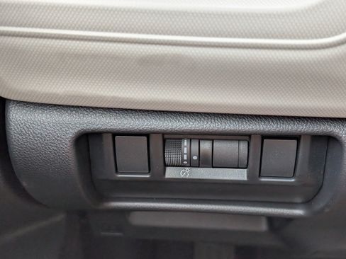 Used 2025 Subaru Forester AWD/4WD image 19