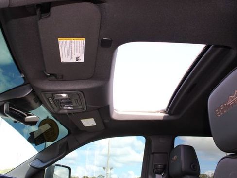 Used 2025 Chevrolet Silverado 3500 High Country w/ Technology Package AWD/4WD image 23