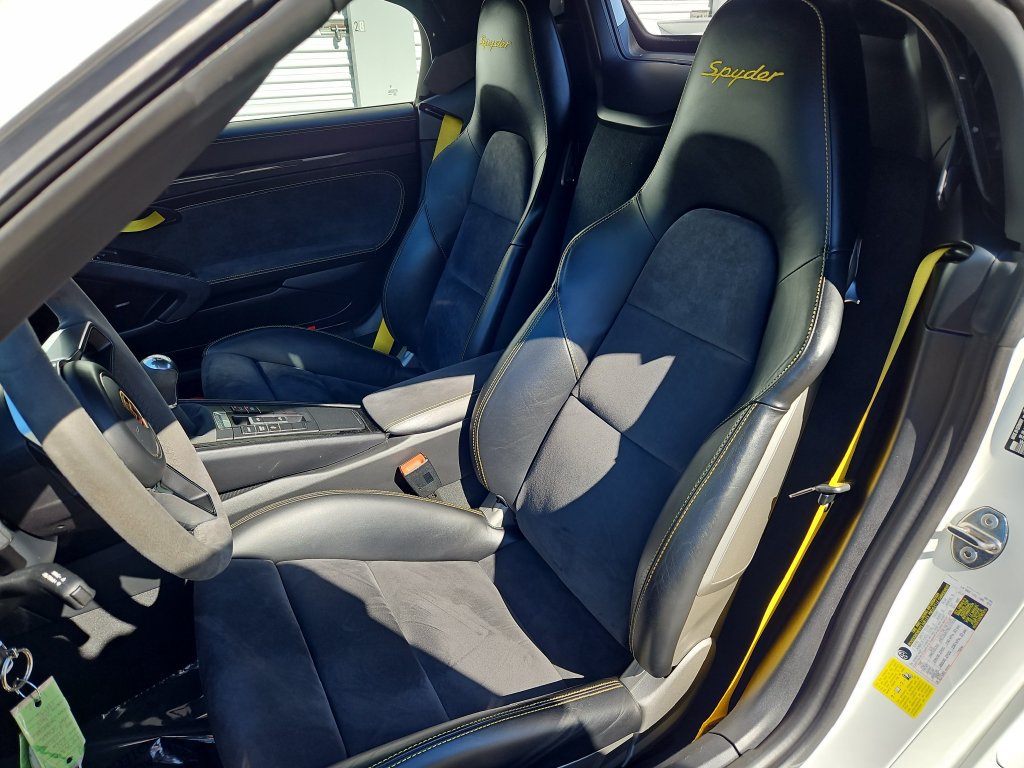 Certified 2016 Porsche Boxster Spyder RWD image 5
