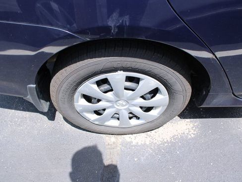 Used 2011 Toyota Corolla LE FWD image 4