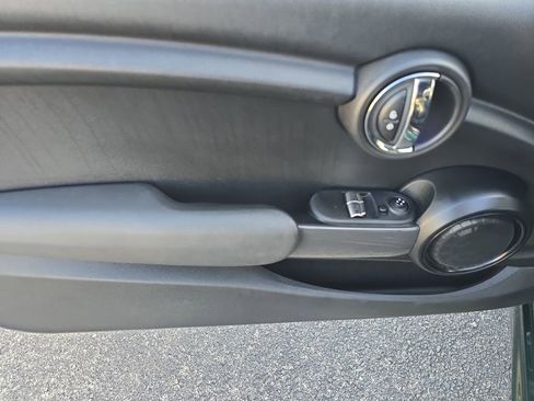 Used 2016 MINI Cooper 2-Door Hardtop image 11