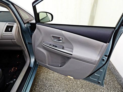 Used 2016 Toyota Prius V Three FWD image 14