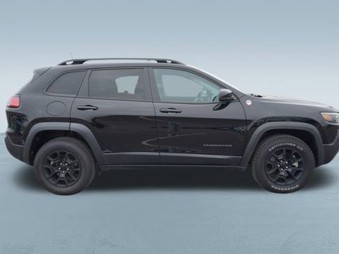 Used 2022 Jeep Cherokee Trailhawk w/ Sun, Sound & Nav Group image 9