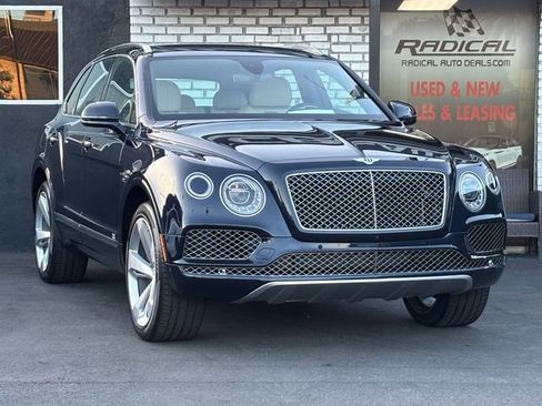 Used 2019 Bentley Bentayga AWD/4WD image 1