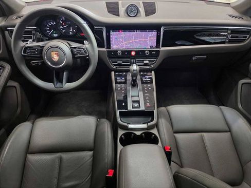 Used 2025 Porsche Macan AWD/4WD image 18