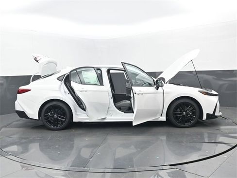 New 2026 Toyota Camry SE image 31