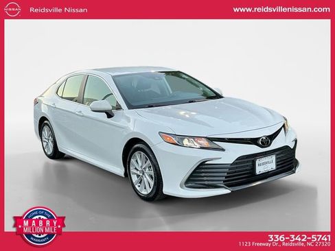 Used 2024 Toyota Camry LE image 8