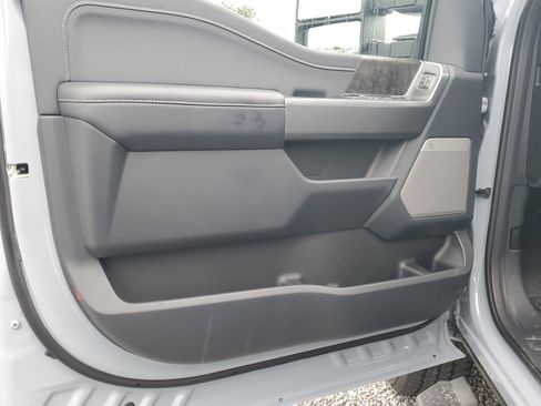 New 2026 Ford F250 Lariat w/ Black Appearance Package image 16