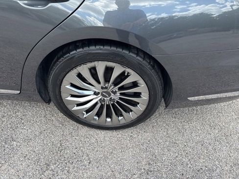 Used 2018 Genesis G90 3.3T Premium image 23