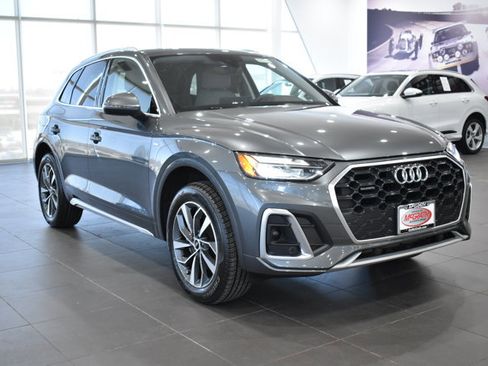 Used 2023 Audi Q5 2.0T Premium w/ Convenience Package image 5