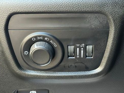 Used 2023 Jeep Grand Cherokee Altitude image 49