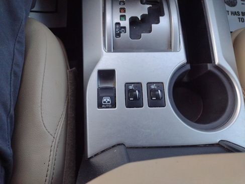 Used 2016 Toyota 4Runner SR5 Premium image 16