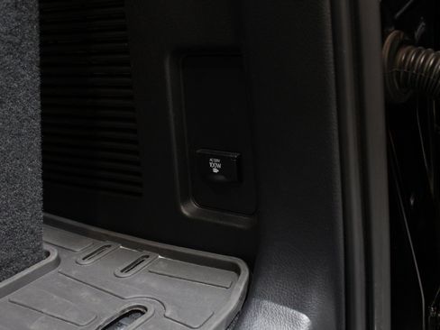 Used 2022 Lexus GX 460 Premium w/ Accessory Package AWD/4WD image 64