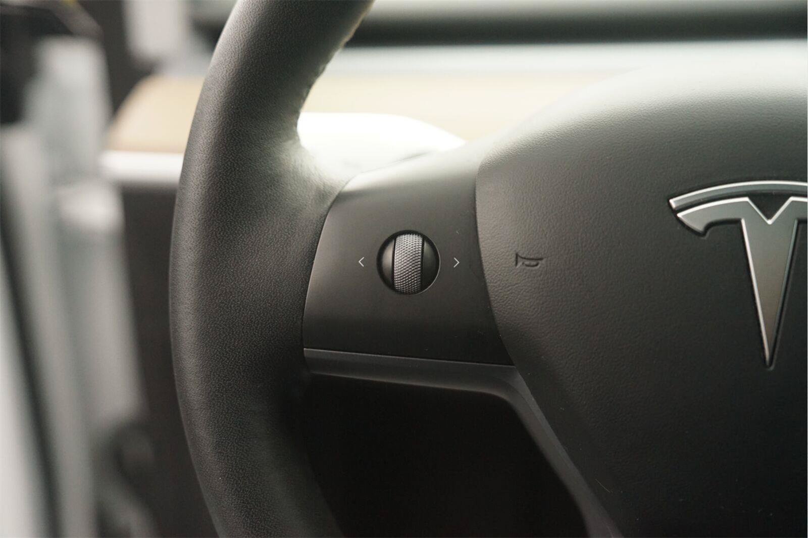 Used 2021 Tesla Model Y Long Range AWD/4WD image 23