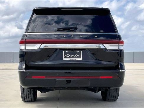 Used 2024 Lincoln Navigator Reserve image 4