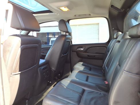 Used 2008 Chevrolet Avalanche LTZ w/ LTZ Preferred Equipment Group AWD/4WD image 14