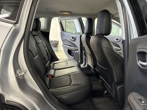 Used 2018 Jeep Compass Limited AWD/4WD image 11