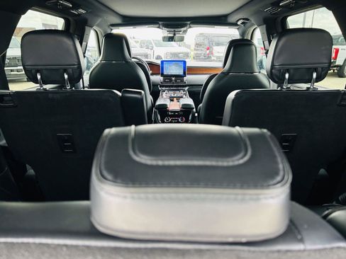 Used 2019 Lincoln Navigator Reserve AWD/4WD image 36