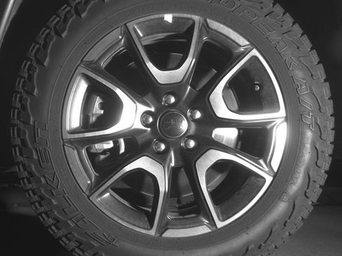 Used 2025 Jeep Compass Trailhawk image 12