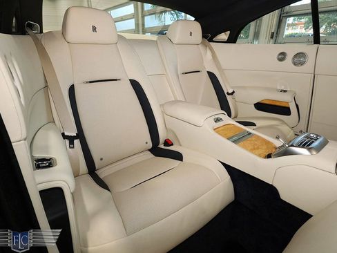Used 2019 Rolls-Royce Wraith Coupe image 22