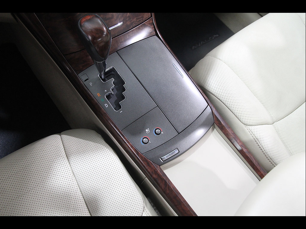 Used 2011 Toyota Avalon Limited FWD image 14