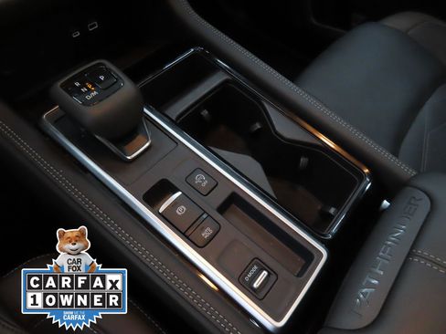 Used 2025 Nissan Pathfinder Platinum image 15