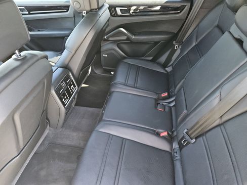 Certified 2020 Porsche Cayenne image 28