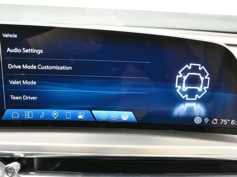 Used 2024 Cadillac Lyriq Luxury AWD/4WD image 29