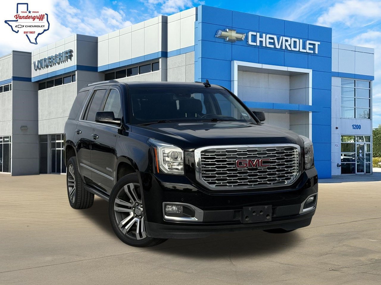 Used 2018 GMC Yukon Denali w/ Denali Ultimate Package AWD/4WD image 1