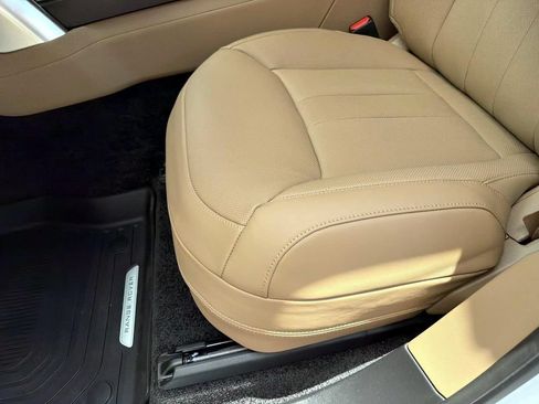 New 2026 Land Rover Range Rover SE AWD/4WD image 17