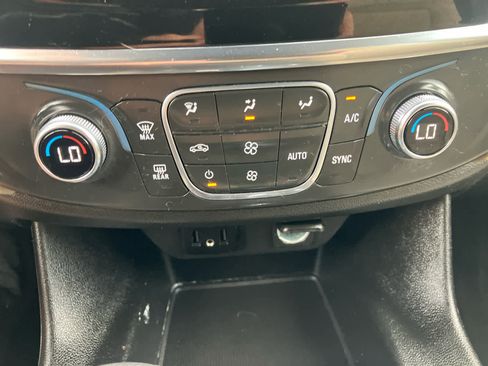 Used 2022 Chevrolet Traverse LS w/ Midnight/Sport Edition image 24