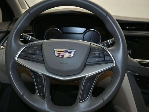 Used 2021 Cadillac XT5 Premium Luxury FWD image 14