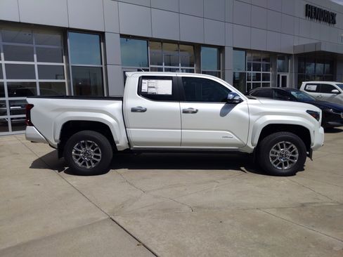 New 2026 Toyota Tacoma Limited AWD/4WD image 10